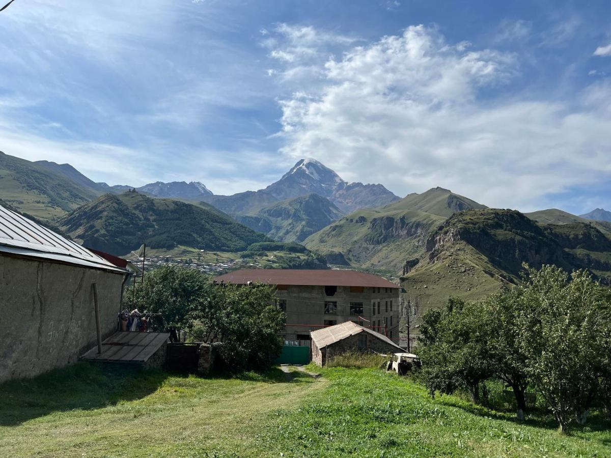 Mikheil Pitskhelauri Guest House Kazbegi Luaran gambar