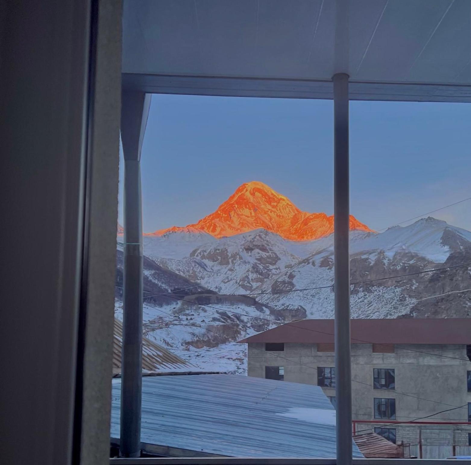 Mikheil Pitskhelauri Guest House Kazbegi Luaran gambar