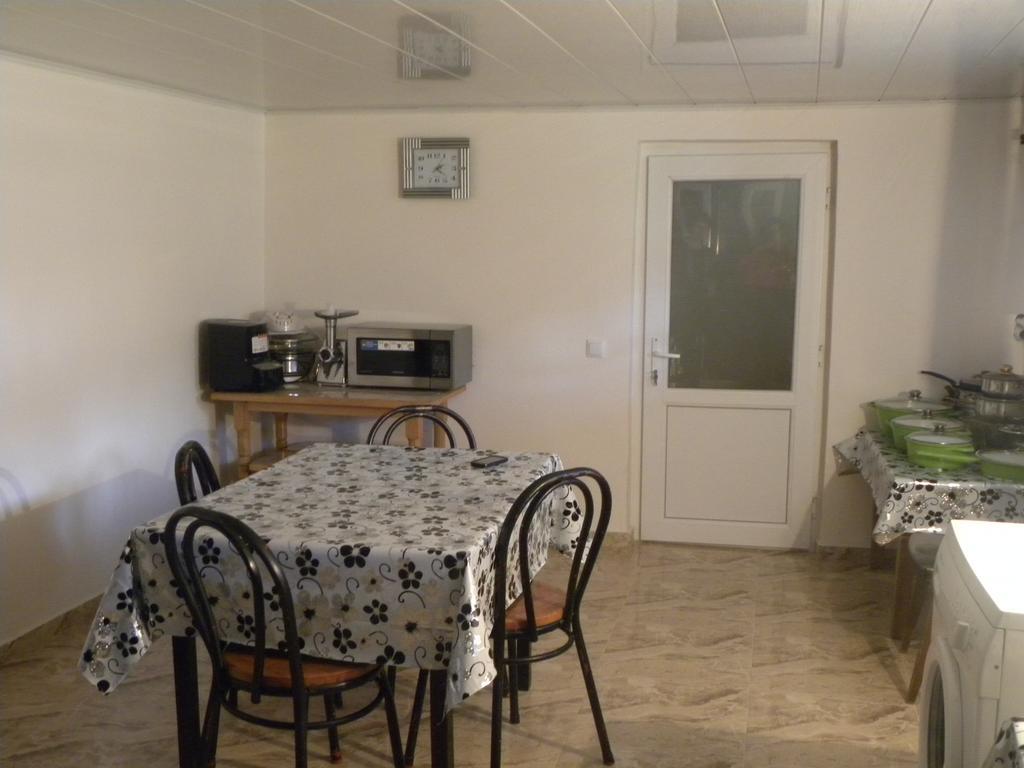 Mikheil Pitskhelauri Guest House Kazbegi Luaran gambar